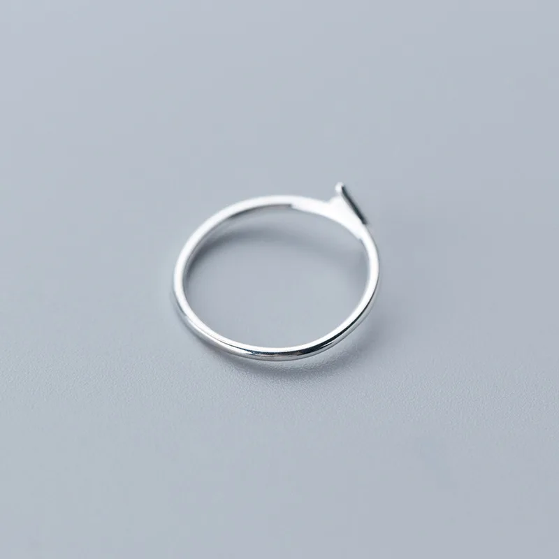Creative minimalist lightning ring, cute and exquisite jewelry accessories for fashionable men and women parties, birthday gifts
Creative minimalist lightning ring, cute and exquisite jewelry accessories for fashionable men and women parties, birthday gifts