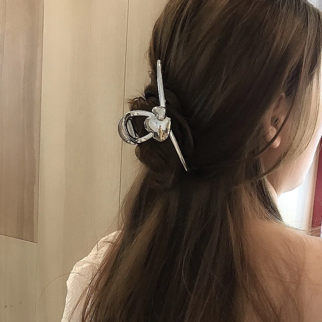 Fashion gold-plated love alloy shark clip fashion simple crab hair clip horsetail clip hundred matching accessories
Fashion gold-plated love alloy shark clip fashion simple crab hair clip horsetail clip hundred matching accessories