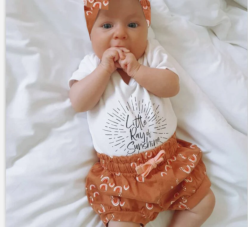 3 Pcs Baby Girls Summer Outfits, Letter Print Short Sleeve Round Neck Romper + Rainbow Pattern Shorts with Drawstring + Headband
3 Pcs Baby Girls Summer Outfits, Letter Print Short Sleeve Round Neck Romper + Rainbow Pattern Shorts with Drawstring + Headband