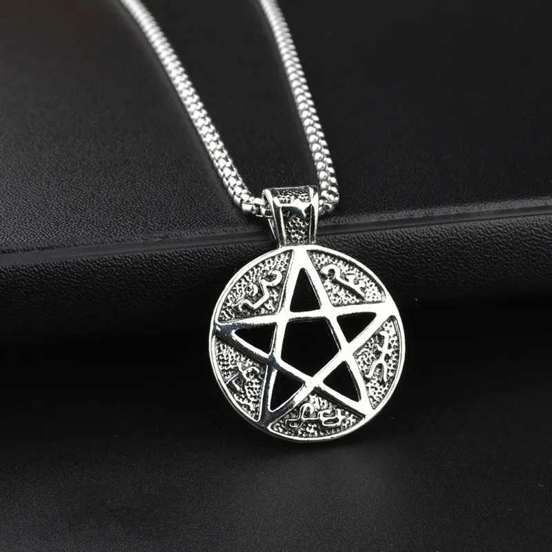 Five-pointed Star Pendant Necklace Stainless Steel Fashion Hiphop Chain Men and Women Disco Rap Jewelry Rock Band Nightclub Bar
Five-pointed Star Pendant Necklace Stainless Steel Fashion Hiphop Chain Men and Women Disco Rap Jewelry Rock Band Nightclub Bar