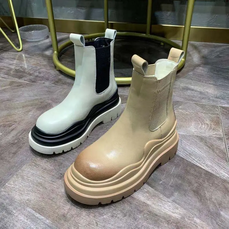 Short-tube Chelsea big toe short boots women 2020 autumn and winter new thick-soled Martin boots platform boots
Short-tube Chelsea big toe short boots women 2020 autumn and winter new thick-soled Martin boots platform boots
