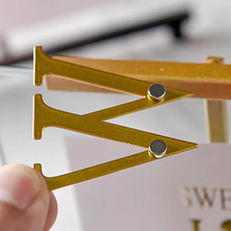 Nordic Personality Iron Frame Simple Metal Glass Decoration Decoration Newlyweds Recommended Picture Frame Desktop Decoration
Nordic Personality Iron Frame Simple Metal Glass Decoration Decoration Newlyweds Recommended Picture Frame Desktop Decoration