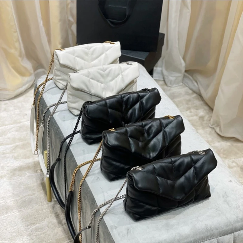 2021 luxury brand design sheepskin leather shoulder bag large capacity portable messenger bag luxury texture ladies simple bag
2021 luxury brand design sheepskin leather shoulder bag large capacity portable messenger bag luxury texture ladies simple bag