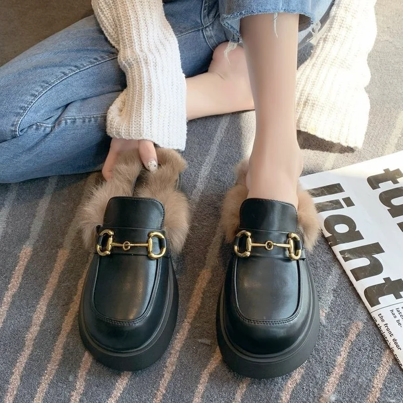 2021 Autumn and Winter British Style Platform Warm Slippers Female Retro Metal Buckle Rabbit Fur Thick Bottom Fur Loafers Shoes
2021 Autumn and Winter British Style Platform Warm Slippers Female Retro Metal Buckle Rabbit Fur Thick Bottom Fur Loafers Shoes