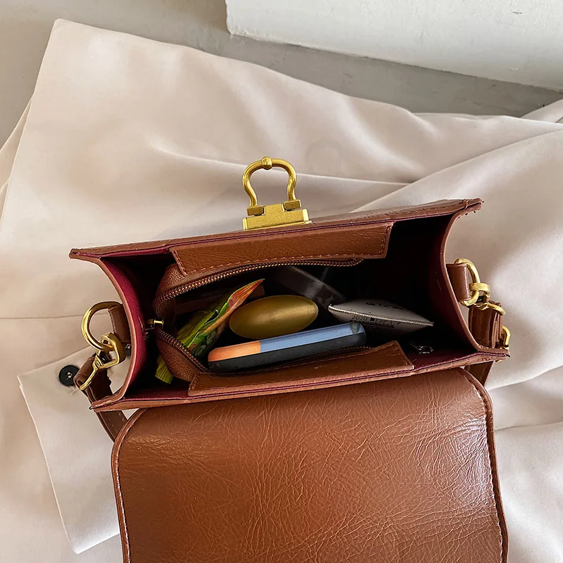 Black New Stone Pattern Lock Shoulder Bag Luxury Leather Crocodile Square Bags All-match Women Tote Bag Casual Lady Diagonal Bag
Black New Stone Pattern Lock Shoulder Bag Luxury Leather Crocodile Square Bags All-match Women Tote Bag Casual Lady Diagonal Bag