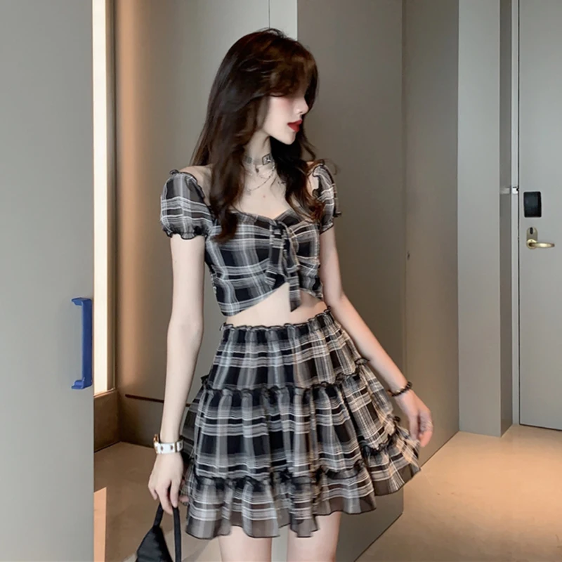 2020 Summer Sexy Women Sets Gothic Plaid Chiffon Slash Neck Tops+ High Waist Mini Skirt Girls Female Korean Style Two Piece Set 
2020 Summer Sexy Women Sets Gothic Plaid Chiffon Slash Neck Tops+ High Waist Mini Skirt Girls Female Korean Style Two Piece Set
