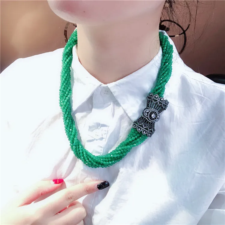 Hand knotted natural dongling faced green stone beads multilayer micro inlay zircon flower basket clasp necklace sweater chain
Hand knotted natural dongling faced green stone beads multilayer micro inlay zircon flower basket clasp necklace sweater chain