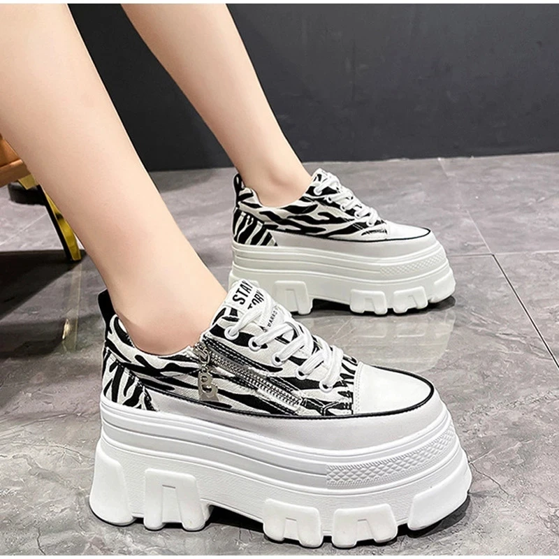 2021 Women Chunky Sneakers Platform Vulcanized Shoes Ladies Thick Bottom Lace-up Casual Flat Female Canvas Comfortable Footwear
2021 Women Chunky Sneakers Platform Vulcanized Shoes Ladies Thick Bottom Lace-up Casual Flat Female Canvas Comfortable Footwear