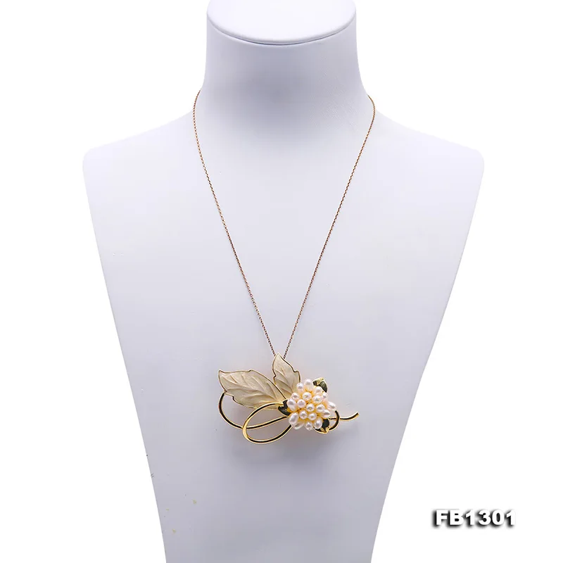 JYX Flower Brooch of Natural Pearls 3.5mm freshwater pearl beads Christmas Gift
JYX Flower Brooch of Natural Pearls 3.5mm freshwater pearl beads Christmas Gift