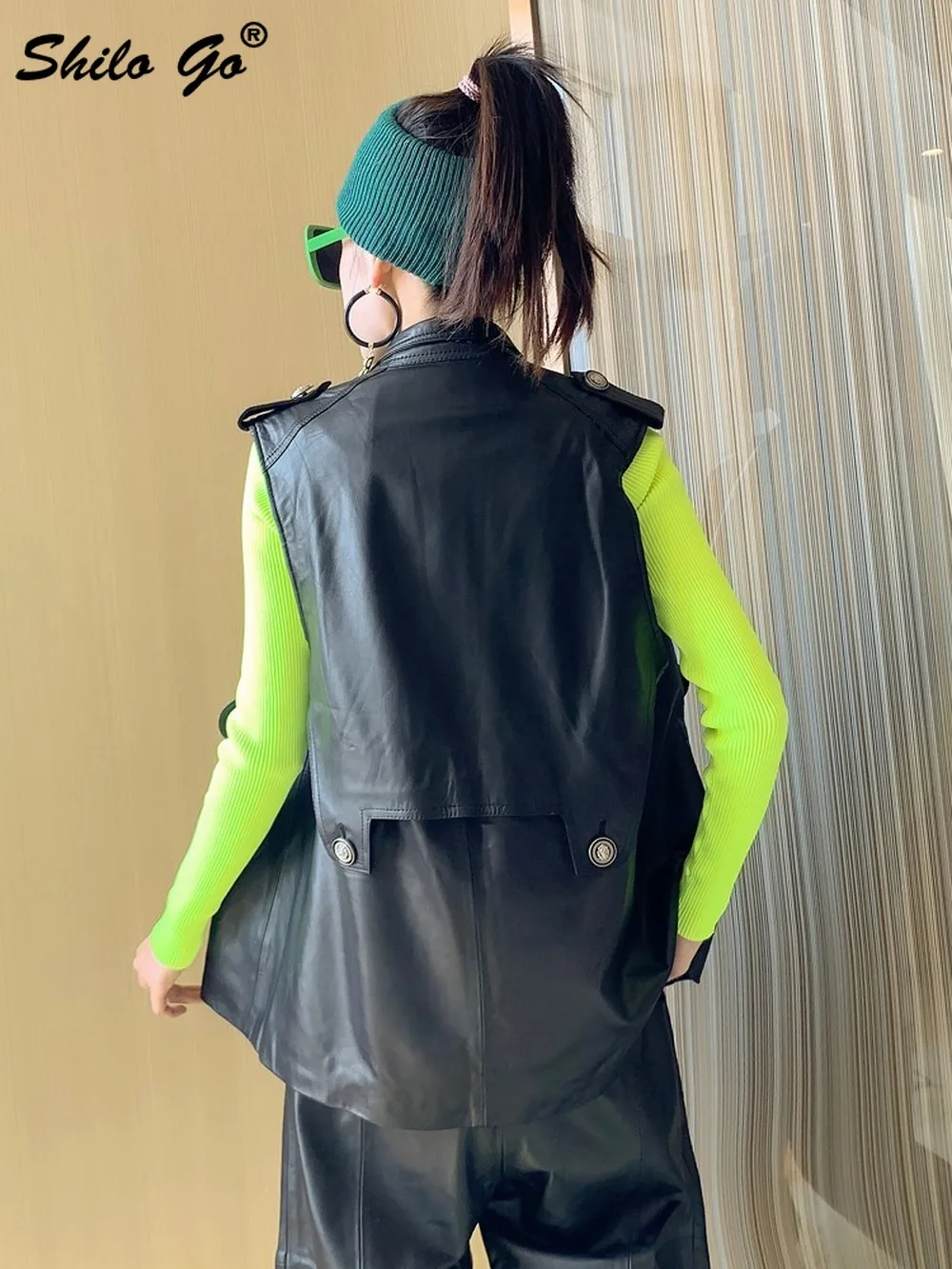 High Street Turn Down Collar Double Breasted Sleeveless Coat Women Casual Solid Genuine Leather Asymmetry Vest Sheepskin Outwear
High Street Turn Down Collar Double Breasted Sleeveless Coat Women Casual Solid Genuine Leather Asymmetry Vest Sheepskin Outwear