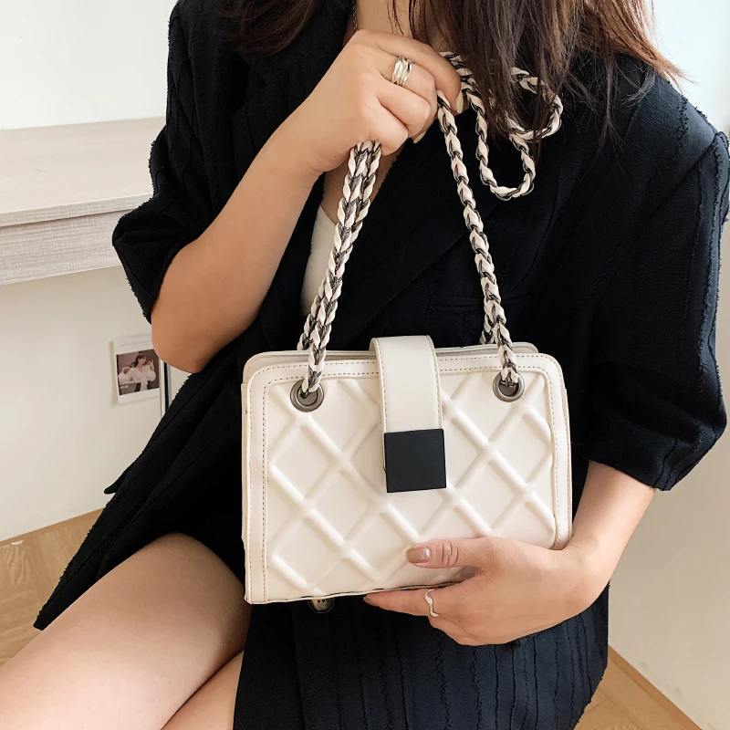 Сумка женская через плечо, с цепочкой, квадратная
Сумка женская через плечо, с цепочкой, квадратная