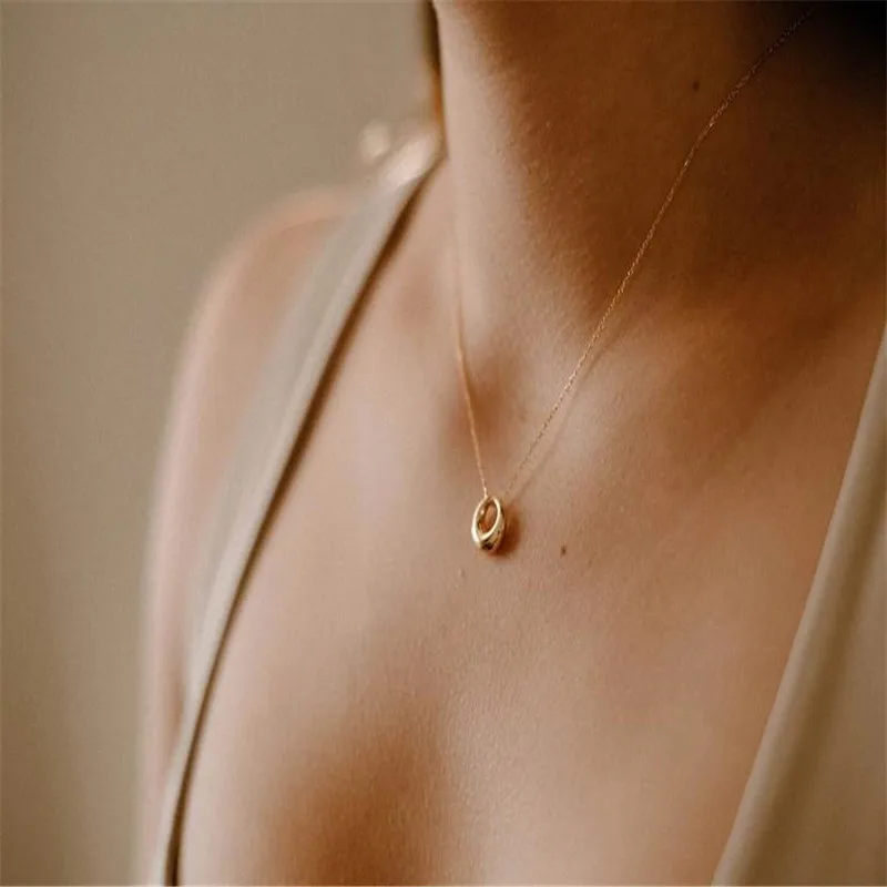 2022 New Fashion Women Simple Full Moon Pendant Sweater Chain Necklace Women Sexy Titanium Steel Clavicle Chain Necklace Jewelry
2022 New Fashion Women Simple Full Moon Pendant Sweater Chain Necklace Women Sexy Titanium Steel Clavicle Chain Necklace Jewelry