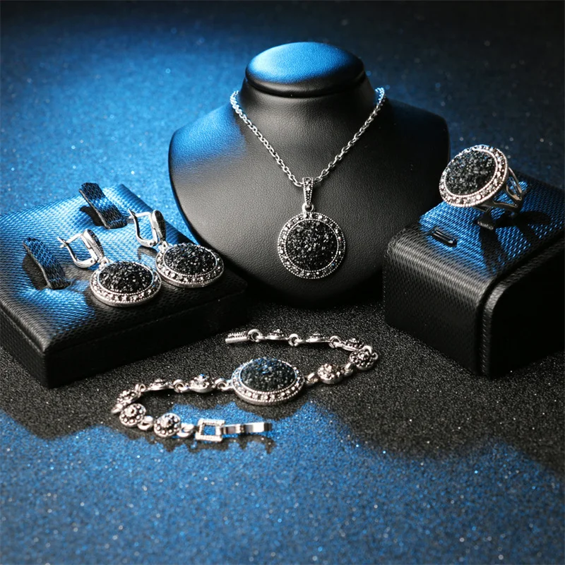 Fashion Black Wedding Jewelry Set Silver Plated Drop Earrings Cuff Bracelet Bangle Geometric Necklace Green Heart Diamond Ring
Fashion Black Wedding Jewelry Set Silver Plated Drop Earrings Cuff Bracelet Bangle Geometric Necklace Green Heart Diamond Ring