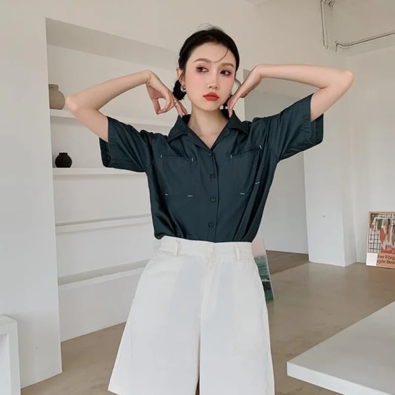 Korejepo Women Blouse 2021 Summer Chinese Style Retro Green Turn-down Collar Short-sleeved Shirt Female Temperament Loose Tops
Korejepo Women Blouse 2021 Summer Chinese Style Retro Green Turn-down Collar Short-sleeved Shirt Female Temperament Loose Tops