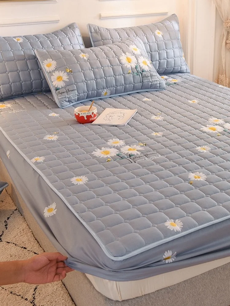 Thicken Quilted Mattress Cover Warm Soft Cotton Queen King Quilted Bed Fitted Sheet Not Including Pillowcase
Thicken Quilted Mattress Cover Warm Soft Cotton Queen King Quilted Bed Fitted Sheet Not Including Pillowcase
