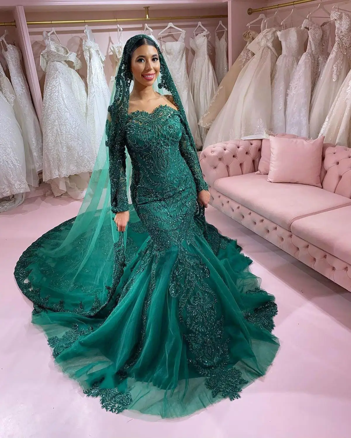 Emerald Green Mermaid Wedding Dresses with Long Sleeve 2021 Luxury Sequin Applique Princess Muslim Arabic Caftan Wedding Gown
Emerald Green Mermaid Wedding Dresses with Long Sleeve 2021 Luxury Sequin Applique Princess Muslim Arabic Caftan Wedding Gown