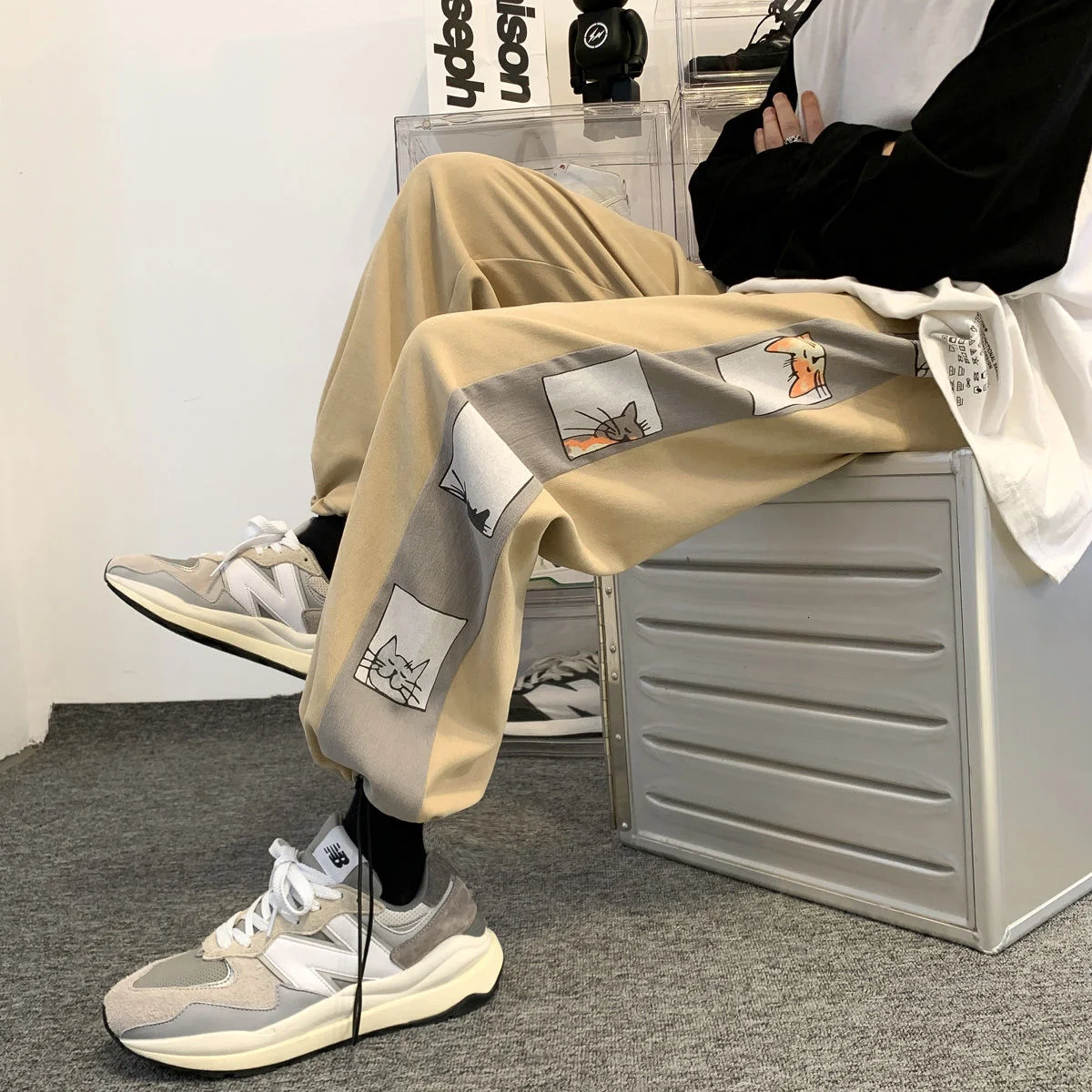 Drawstring Trousers Loose Straight-leg Sports Casual Pants Autumn Cat Printing Fashion Men Nine-point Pants Plus Size Streetwear
Drawstring Trousers Loose Straight-leg Sports Casual Pants Autumn Cat Printing Fashion Men Nine-point Pants Plus Size Streetwear