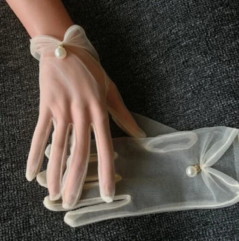 Women's Sexy Transparent Elegant Pearl Beaded White Mesh Gloves Female Sunscreen Vintage Short Lace Driving Gloves
Women's Sexy Transparent Elegant Pearl Beaded White Mesh Gloves Female Sunscreen Vintage Short Lace Driving Gloves