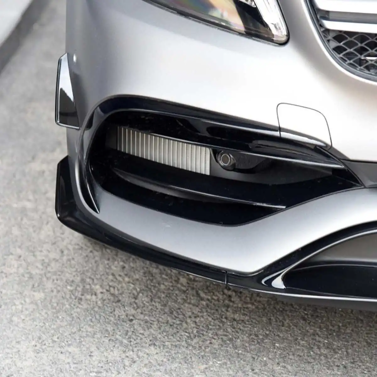 W176 Glossy Painted Front Lip Spoiler with Side Splitter Canards Apron for Benz A180 A200 A250 & A45 for Amg 2016 2017 2018 7PCS
W176 Glossy Painted Front Lip Spoiler with Side Splitter Canards Apron for Benz A180 A200 A250 & A45 for Amg 2016 2017 2018 7PCS