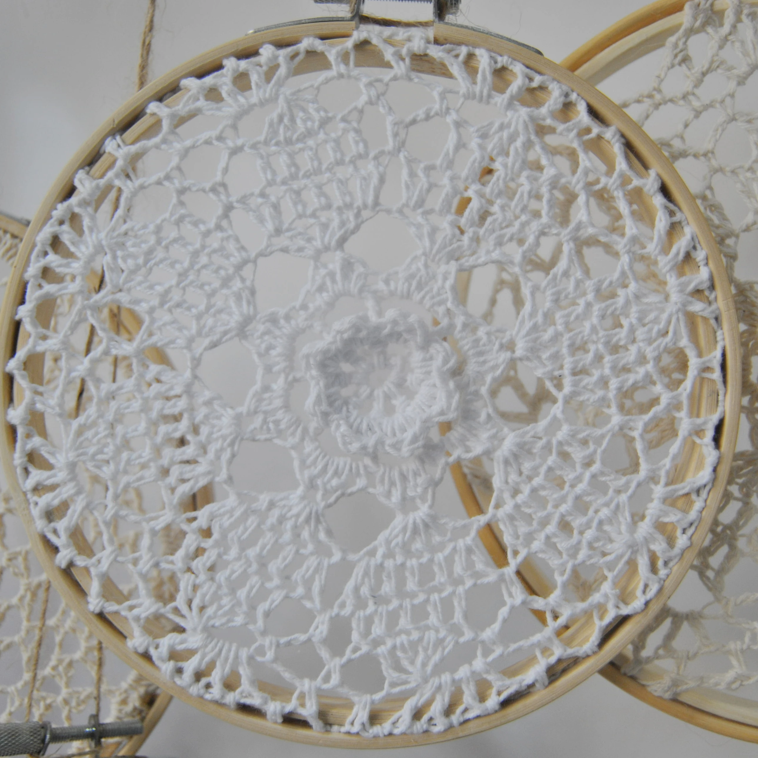 Nordic handmade macrame dreamcatcher Woven knitted wall hanging tapsey Room decoration Farmhouse decor No.B032 diameter 16cm
Nordic handmade macrame dreamcatcher Woven knitted wall hanging tapsey Room decoration Farmhouse decor No.B032 diameter 16cm
