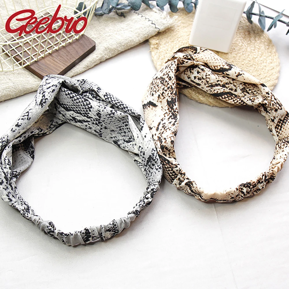 Geebro Retro Elegant Snake Print Women Headband Ladies Yoga Sports Turban Headband Vintage Women Girls Hair Accessories
Geebro Retro Elegant Snake Print Women Headband Ladies Yoga Sports Turban Headband Vintage Women Girls Hair Accessories