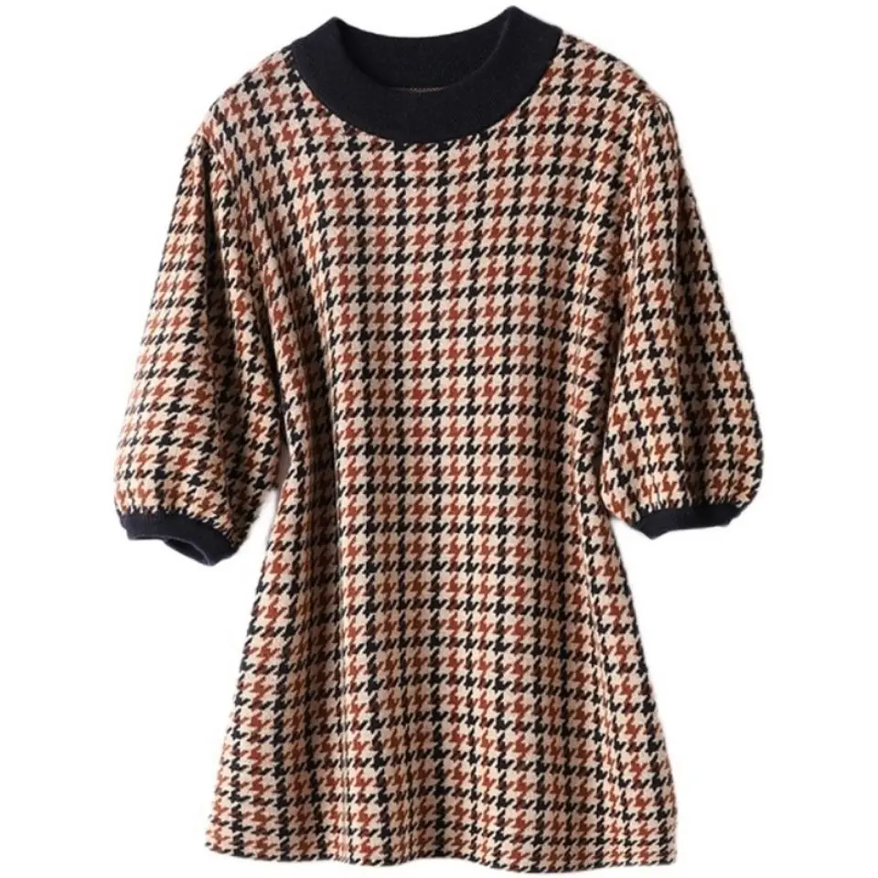 Early autumn 2021 retro court style bubble sleeve thousand bird check 5-sleeve sweaters sell well
Early autumn 2021 retro court style bubble sleeve thousand bird check 5-sleeve sweaters sell well