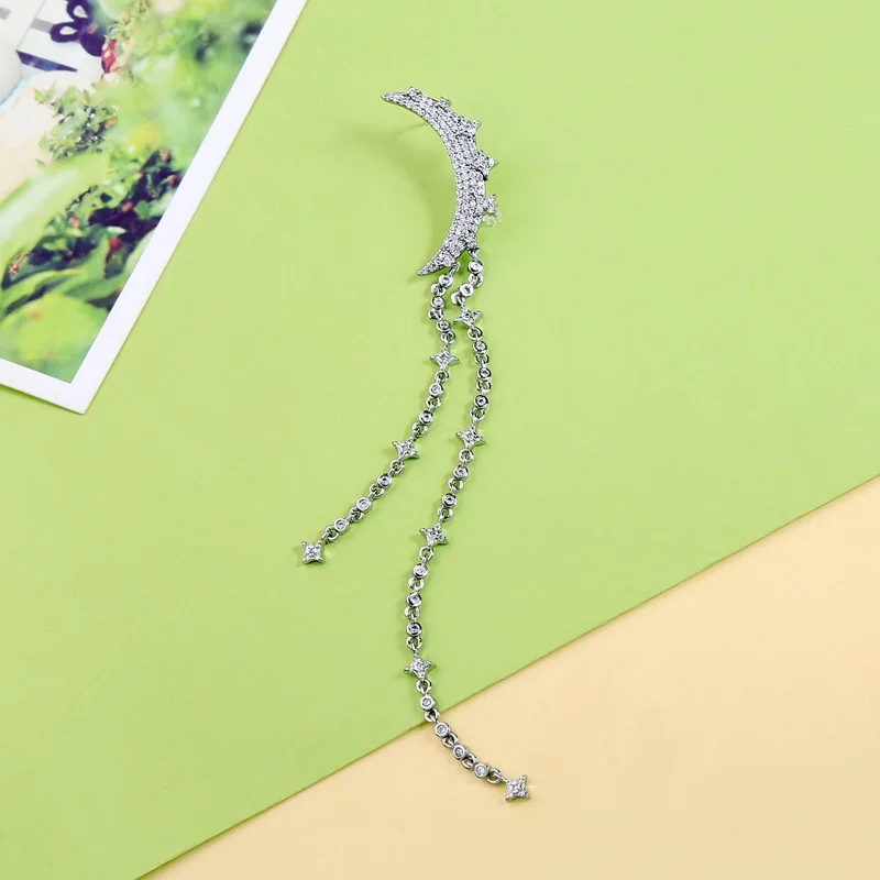 925 Silver Needle Zircon Moon Tassel Stud Earrings Female Temperament Korean Temperament Personality Fashion Al-match Earrings
925 Silver Needle Zircon Moon Tassel Stud Earrings Female Temperament Korean Temperament Personality Fashion Al-match Earrings