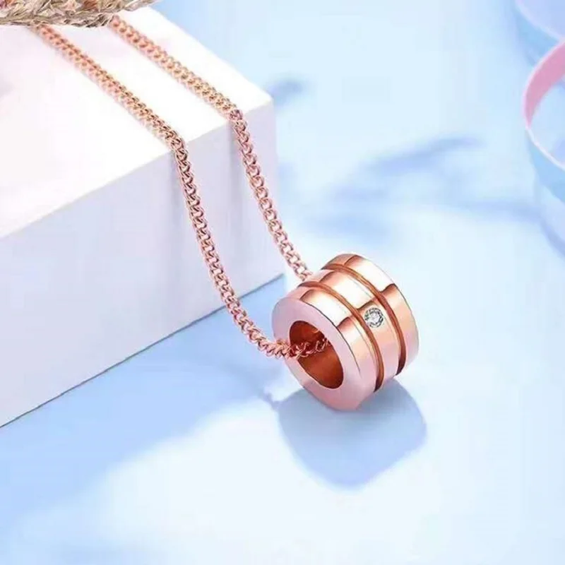 New rose gold small waist titanium steel South African real diamond necklace clavicle chain fashion ladies all-match style
New rose gold small waist titanium steel South African real diamond necklace clavicle chain fashion ladies all-match style