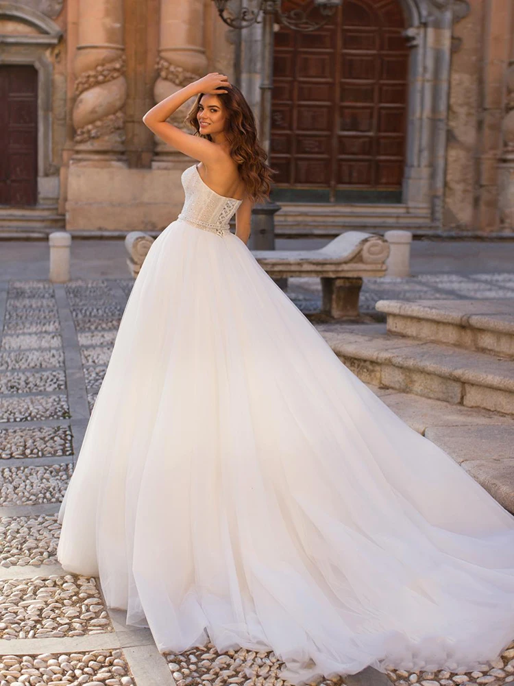 Hi Shy Bride New simple wedding dress backless sleeveless design chiffon lace bride dresses princess dress plus size tailor-made
Hi Shy Bride New simple wedding dress backless sleeveless design chiffon lace bride dresses princess dress plus size tailor-made