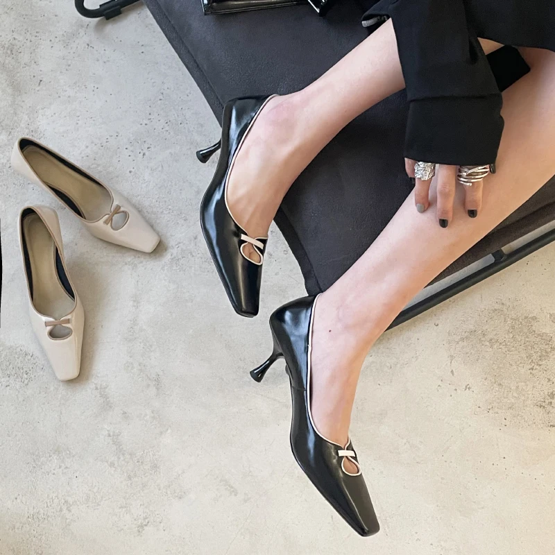 QUTAA 2021 Thin High Heels Square Toe Cut Outs Fashion Female Pumps Spring Autumn Genuine Leather Shallow Women Shoes Size 34-40
QUTAA 2021 Thin High Heels Square Toe Cut Outs Fashion Female Pumps Spring Autumn Genuine Leather Shallow Women Shoes Size 34-40