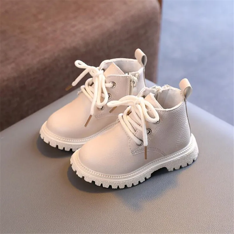 New Kids Fashion Boots Children Casual Shoes Autumn Girls Short Soft Antislip Boys Pu Leather Shoes
New Kids Fashion Boots Children Casual Shoes Autumn Girls Short Soft Antislip Boys Pu Leather Shoes
