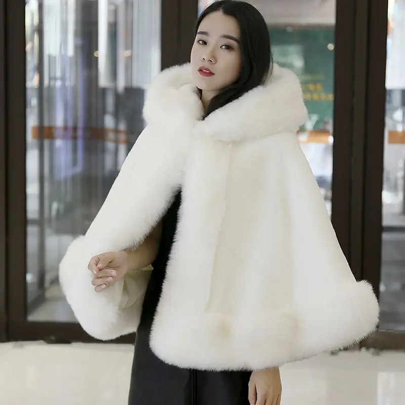 2021 Winter Fur Jacket Shawl New Cloak Coat Female Thick Knot Wedding Dress Bride With Velvet To Keep Warm
2021 Winter Fur Jacket Shawl New Cloak Coat Female Thick Knot Wedding Dress Bride With Velvet To Keep Warm
