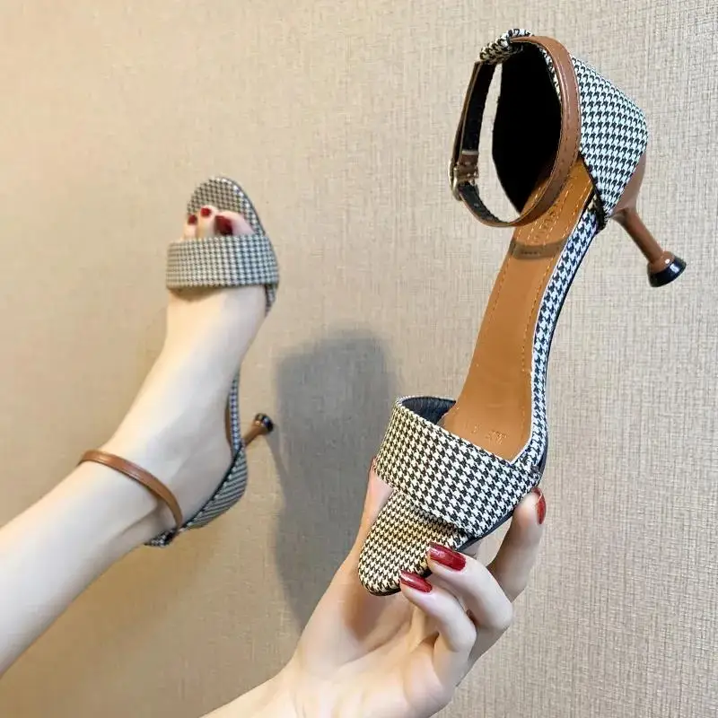 Cresfimix Women Fashion Black Plaid Pattern High Quality Stiletto Heel Summer Sandals Lady Cool Comfort Summer Heel Shoes A9501
Cresfimix Women Fashion Black Plaid Pattern High Quality Stiletto Heel Summer Sandals Lady Cool Comfort Summer Heel Shoes A9501