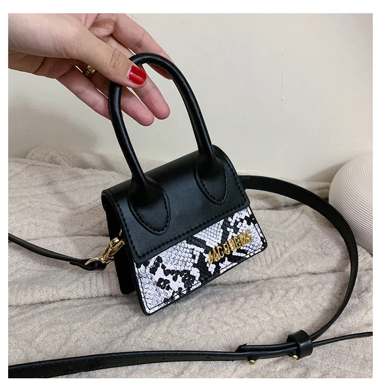IOU authentic ladies handbag 2020 all-match mini snake pattern bag Korean shoulder messenger portable small square Women's bag
IOU authentic ladies handbag 2020 all-match mini snake pattern bag Korean shoulder messenger portable small square Women's bag