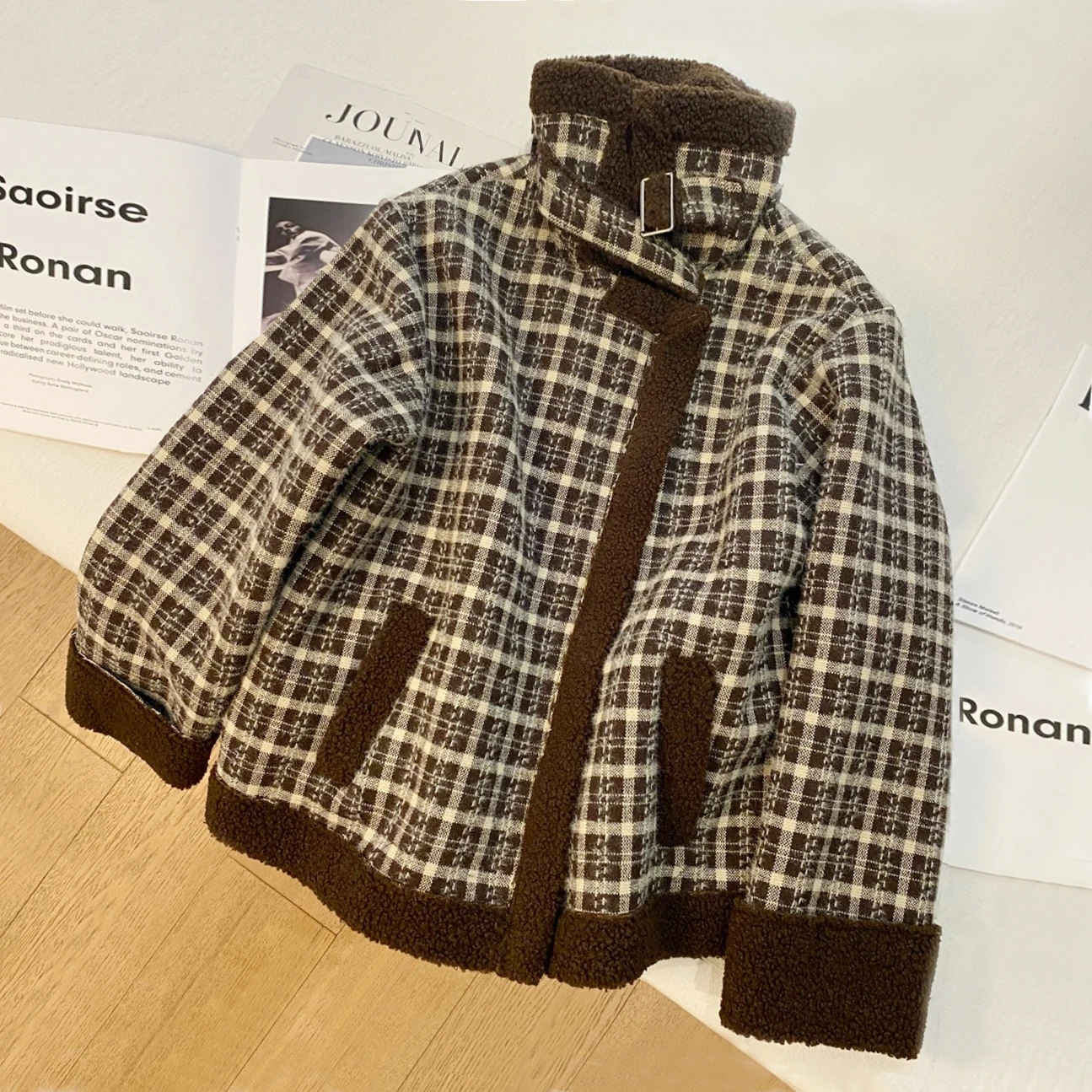 Loose Thick Plaid Lamb Woolen Coat Women 2021 Autumn Winter Turn Down Collar Fleece Tooling Jacket Fashion Warm Winter Outerwear
Loose Thick Plaid Lamb Woolen Coat Women 2021 Autumn Winter Turn Down Collar Fleece Tooling Jacket Fashion Warm Winter Outerwear
