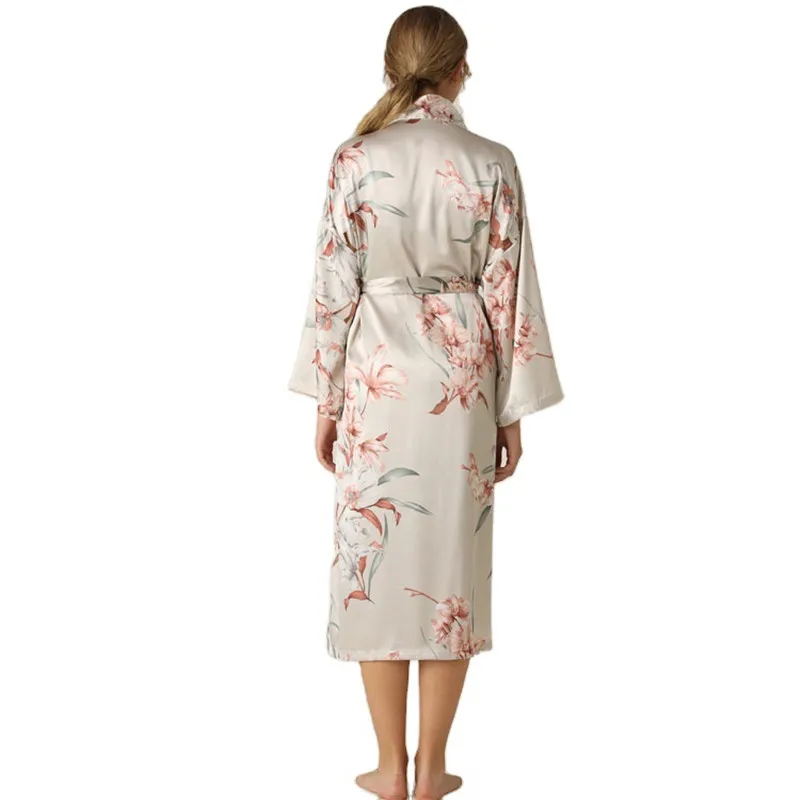 Women Sexy Pajamas Faux Silk 3Pcs Set Female Sleepwears Spring Summer Ladies Homewear Nightwear and Robe Suit Hot Sale MA50262
Women Sexy Pajamas Faux Silk 3Pcs Set Female Sleepwears Spring Summer Ladies Homewear Nightwear and Robe Suit Hot Sale MA50262