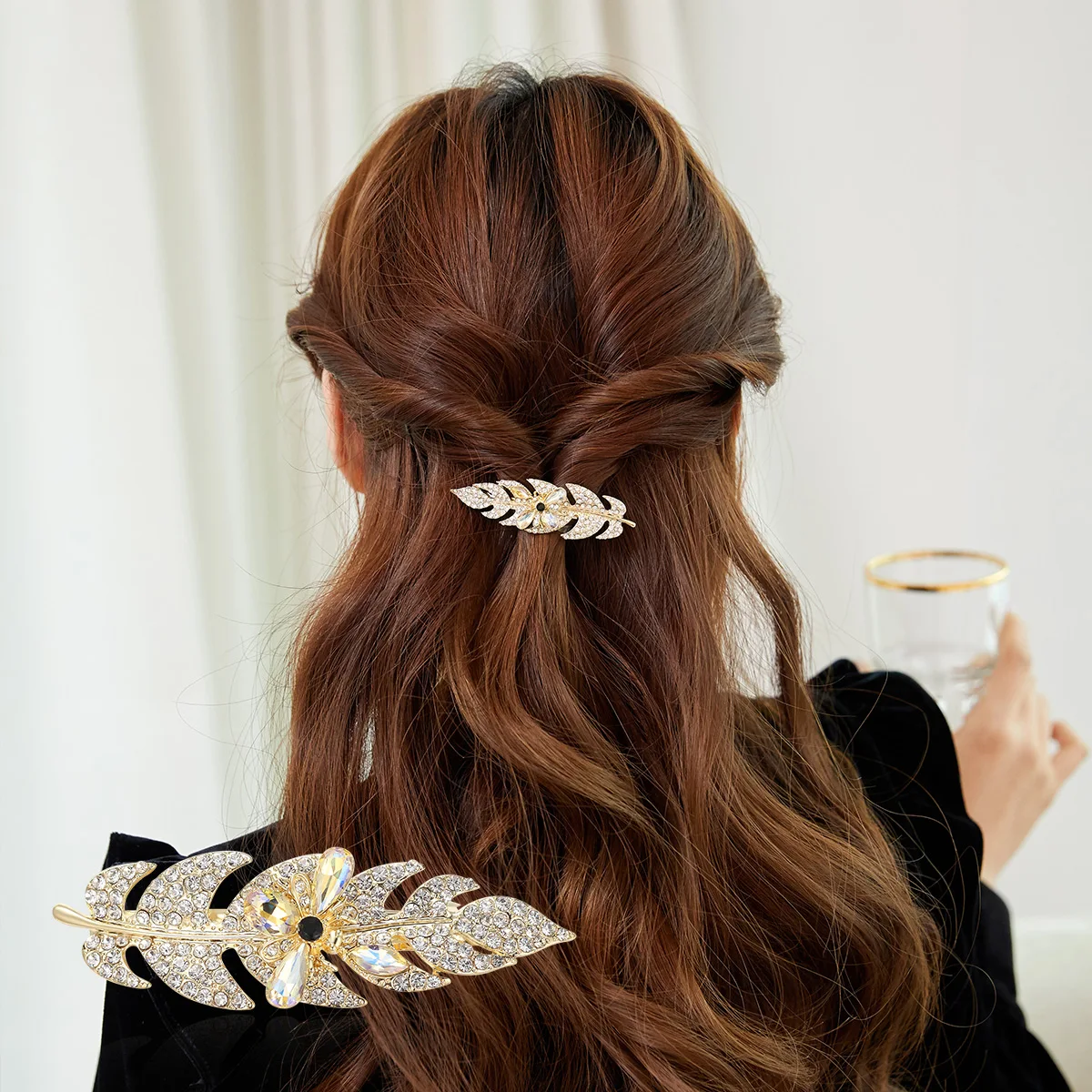 CHIMERA Women Bee Leaves Crystal Hair Clip Clamps Golden Alloy Hairpins Exquisite Rhinestone Hairgrips For Girls Barrettes
CHIMERA Women Bee Leaves Crystal Hair Clip Clamps Golden Alloy Hairpins Exquisite Rhinestone Hairgrips For Girls Barrettes