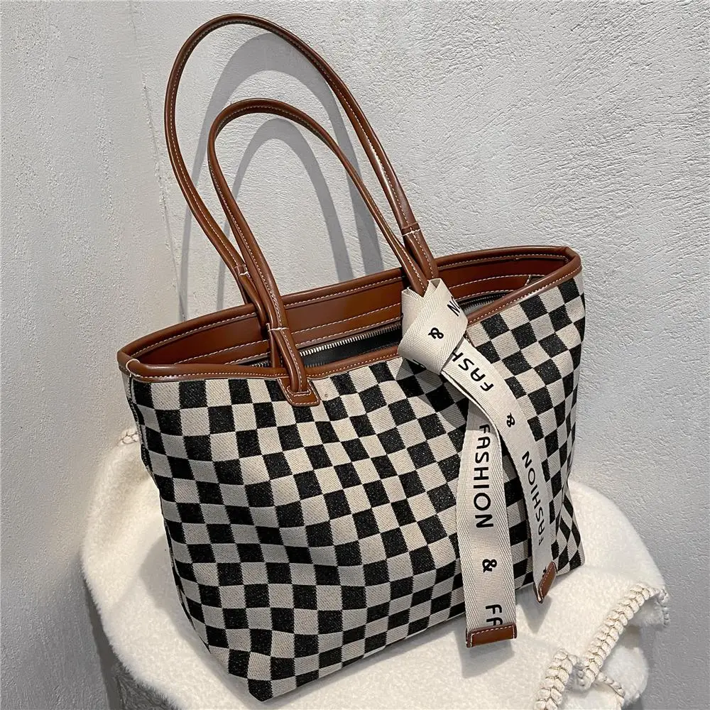 Роскошные модные клетчатые большие сумки-шопперы с лентой, сумки на плечо для женщин, брендовые дизайнерские холщовые большие дамские сумо...
Роскошные модные клетчатые большие сумки-шопперы с лентой, сумки на плечо для женщин, брендовые дизайнерские холщовые большие дамские сумо...