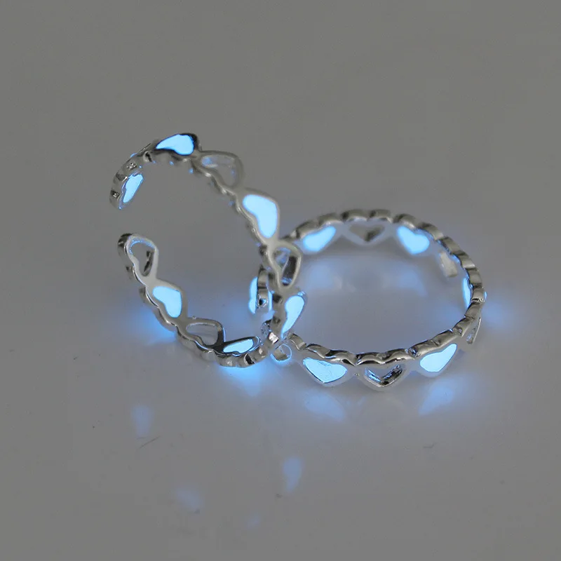 Hollow Heart-shaped Luminous Ring Opening Adjustable Silver Luminous Ring Friend Gift Retro Fashion Jewelry Ring Ladies
Hollow Heart-shaped Luminous Ring Opening Adjustable Silver Luminous Ring Friend Gift Retro Fashion Jewelry Ring Ladies