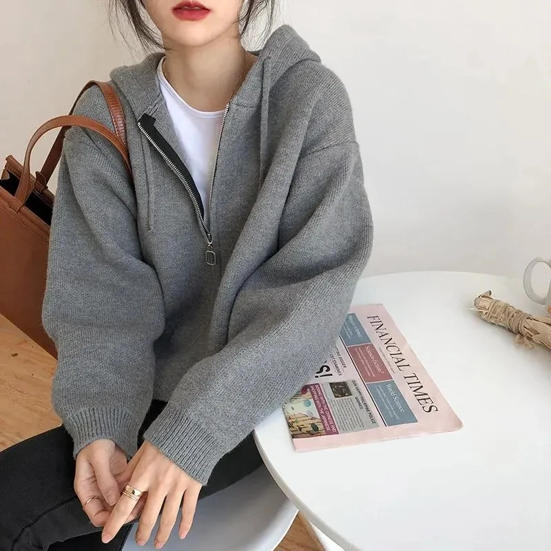 Outwear Top Solid Sweater Women 2022 New Autumn Winter Wear Hat Neck Thick Warm Casual Knitted Long Sleeve Cardigan Female Coat
Outwear Top Solid Sweater Women 2022 New Autumn Winter Wear Hat Neck Thick Warm Casual Knitted Long Sleeve Cardigan Female Coat
