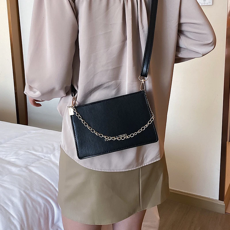 Women's high-end sense bag new Korean version of the shoulder messenger bag Western style retro letter small square bag
Women's high-end sense bag new Korean version of the shoulder messenger bag Western style retro letter small square bag