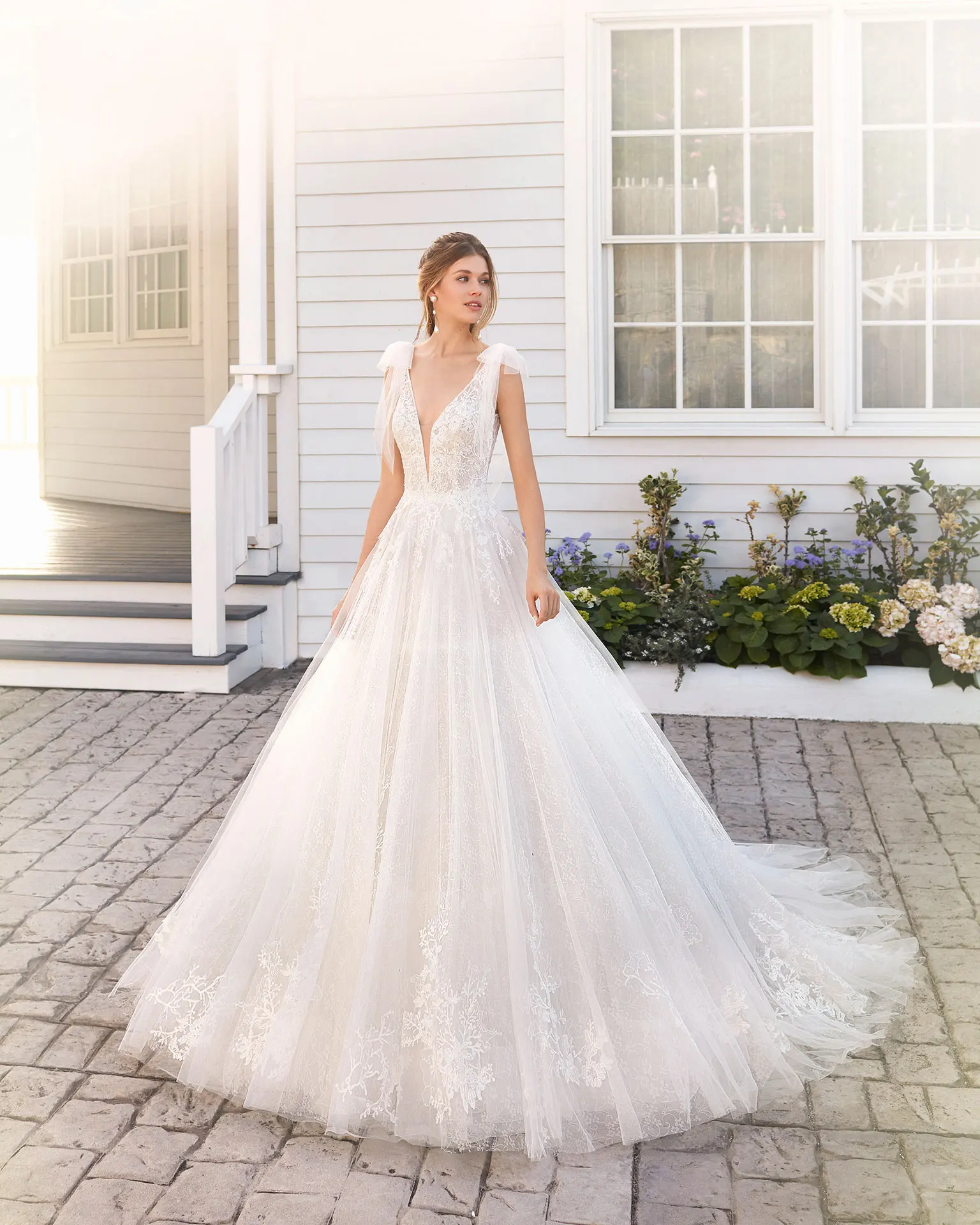 Модное новое длинное свадебное платье 2021 с v-образным вырезом suknie slubne A-Line Chapel Train Robe de mariee Vestido de noiva платье невесты 
Модное новое длинное свадебное платье 2021 с v-образным вырезом suknie slubne A-Line Chapel Train Robe de mariee Vestido de noiva платье невесты