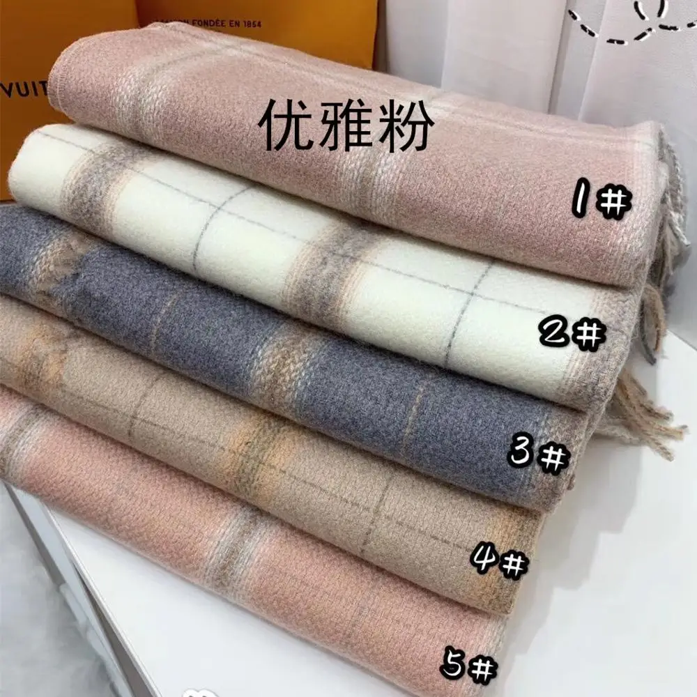 New cashmere scarf women's versatile checked wool shawl wrapped in autumn and winter thick blanket dual-purpose female students
New cashmere scarf women's versatile checked wool shawl wrapped in autumn and winter thick blanket dual-purpose female students