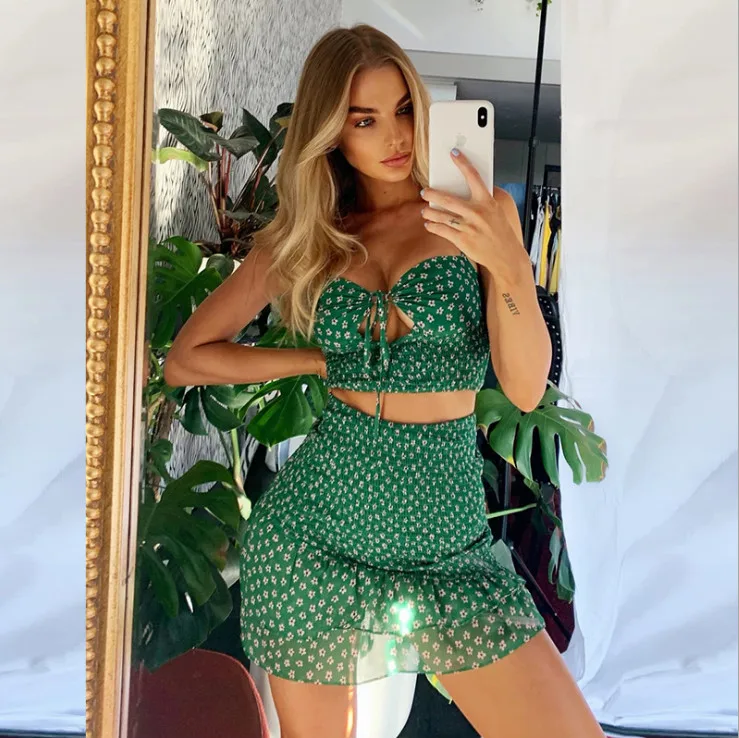 Summer Womens Sexy Bodycon 2PCS Green Floral Skirts Sets Fashion Lady Strapless Party Club Sexy Gilrs Camis Tanks Tops+Skirt Set
Summer Womens Sexy Bodycon 2PCS Green Floral Skirts Sets Fashion Lady Strapless Party Club Sexy Gilrs Camis Tanks Tops+Skirt Set