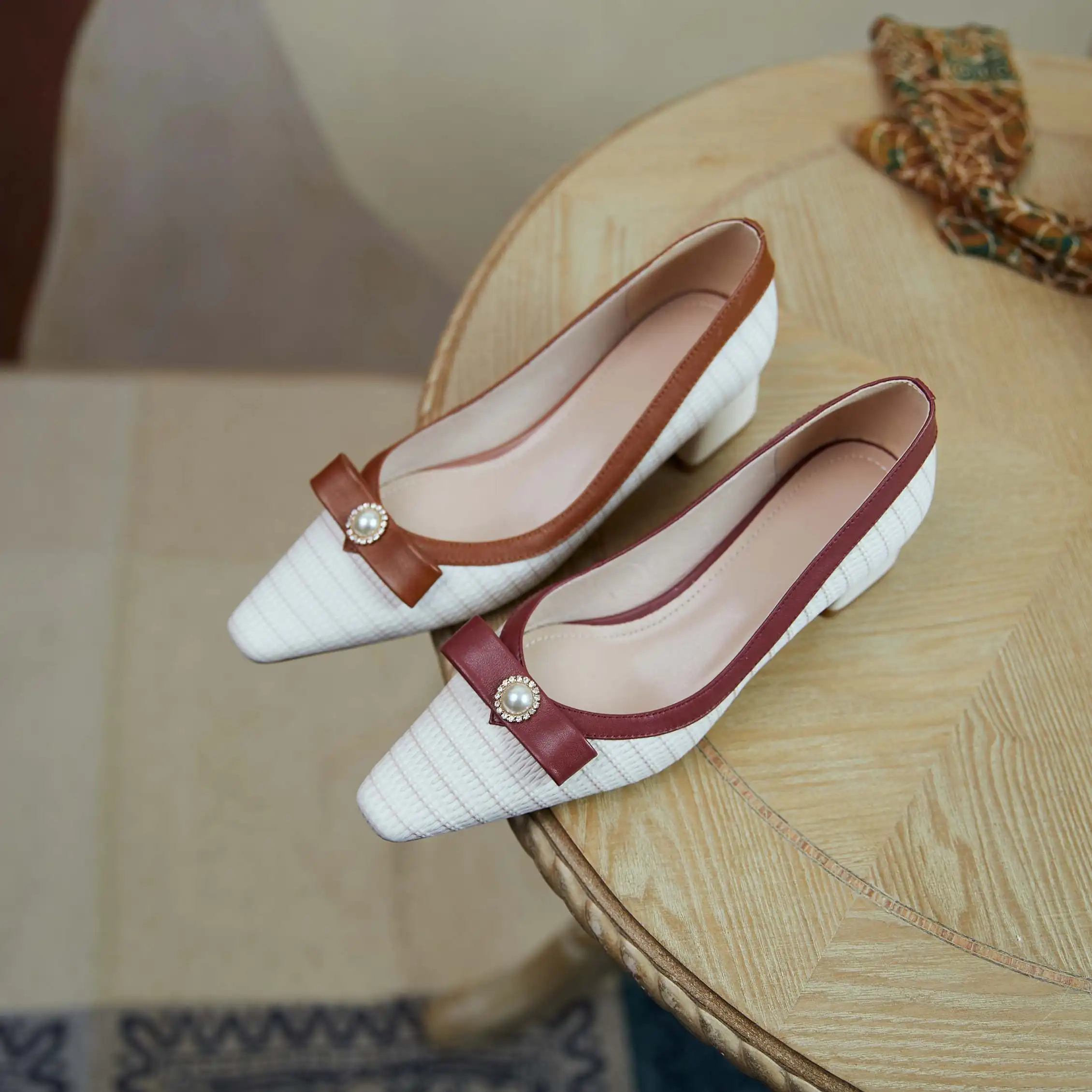 Krazing Pot new french romantic full grain leather butterfly-knot mixed colors square toe thick med heel slip on women pumps L95 
Krazing Pot new french romantic full grain leather butterfly-knot mixed colors square toe thick med heel slip on women pumps L95