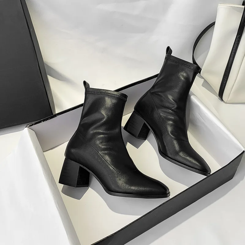 Children's boots 2020 new Martin boots square toe thick heel nude boots British style Chelsea short boots Q10-86
Children's boots 2020 new Martin boots square toe thick heel nude boots British style Chelsea short boots Q10-86