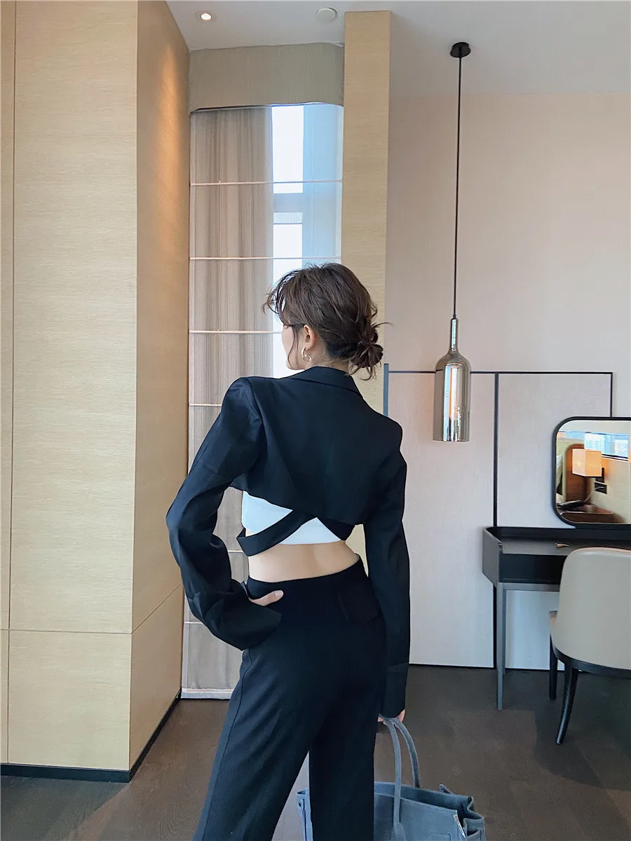 Autumn Cropped Blazer Women Black Designer Jacket Short Blazer Fall Fashion 2020 Suit Ladies Coats V560 
Autumn Cropped Blazer Women Black Designer Jacket Short Blazer Fall Fashion 2020 Suit Ladies Coats V560