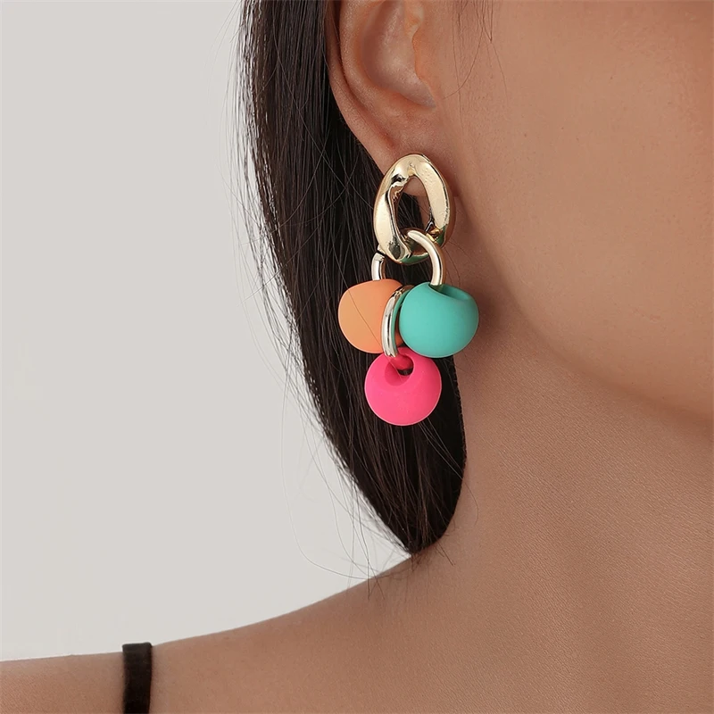 Wesпарковка эмо Позолоченные Эффектные серьги красочные конфетные шарики кулон, серьги с подвеской для женщин 2022 год тренд Бесплатная доста...
Wesпарковка эмо Позолоченные Эффектные серьги красочные конфетные шарики кулон, серьги с подвеской для женщин 2022 год тренд Бесплатная доста...