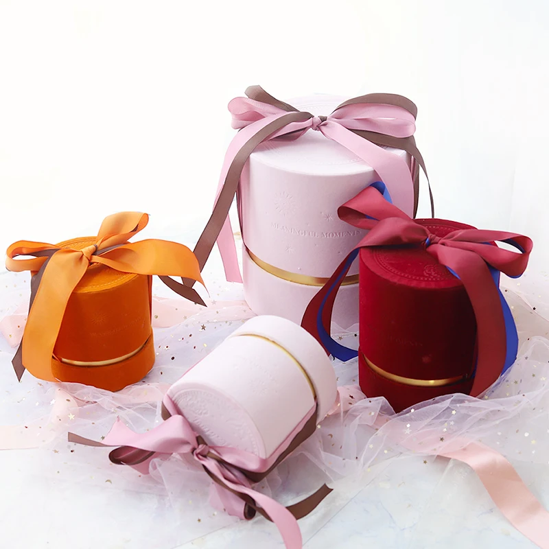 3 pcs Set round Lint Bowknot Portable Gift Collection Box Flowers Candy Packaging Wedding Birthday Shopping Bags for Boutique
3 pcs Set round Lint Bowknot Portable Gift Collection Box Flowers Candy Packaging Wedding Birthday Shopping Bags for Boutique