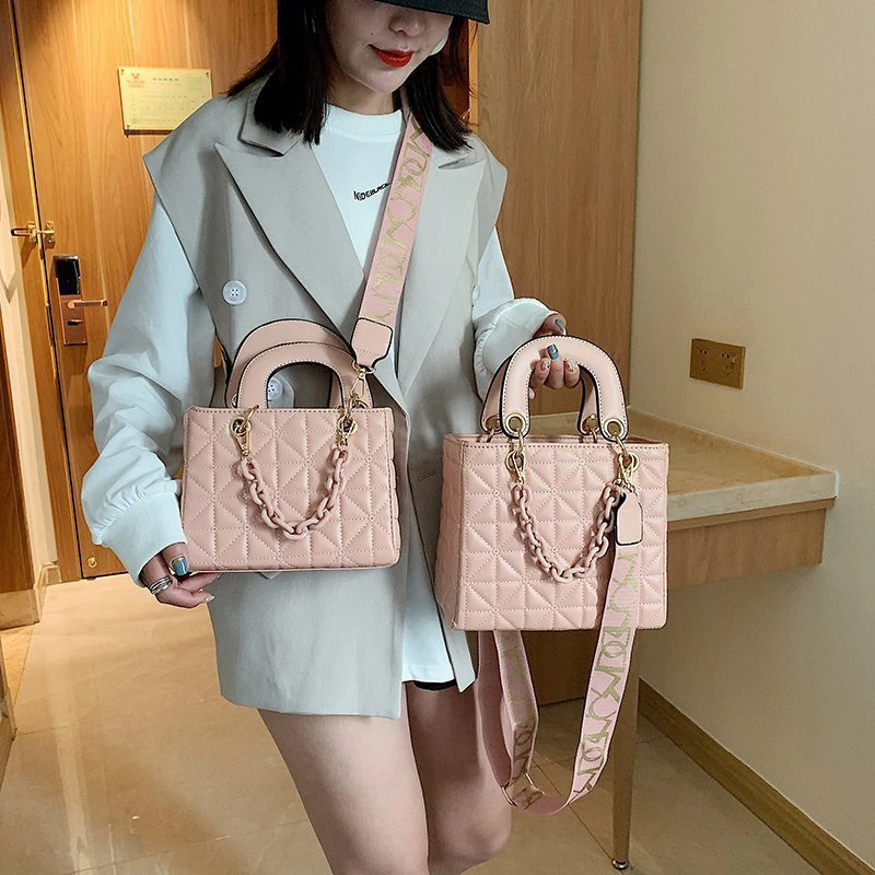 OkoLive Women Shoulder Bag Fashion Handbag Purse Crossbody Bag For Women 2021 Flap Women Messenger Bags Classic Pu Ladies Bag
OkoLive Women Shoulder Bag Fashion Handbag Purse Crossbody Bag For Women 2021 Flap Women Messenger Bags Classic Pu Ladies Bag